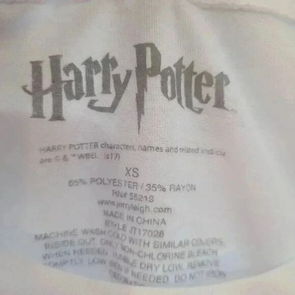 Harry Potter Women's (jrs) White Poly/Rayon Graphic Crew Neck Short Sleeve T-Shi - Picture 4 of 5